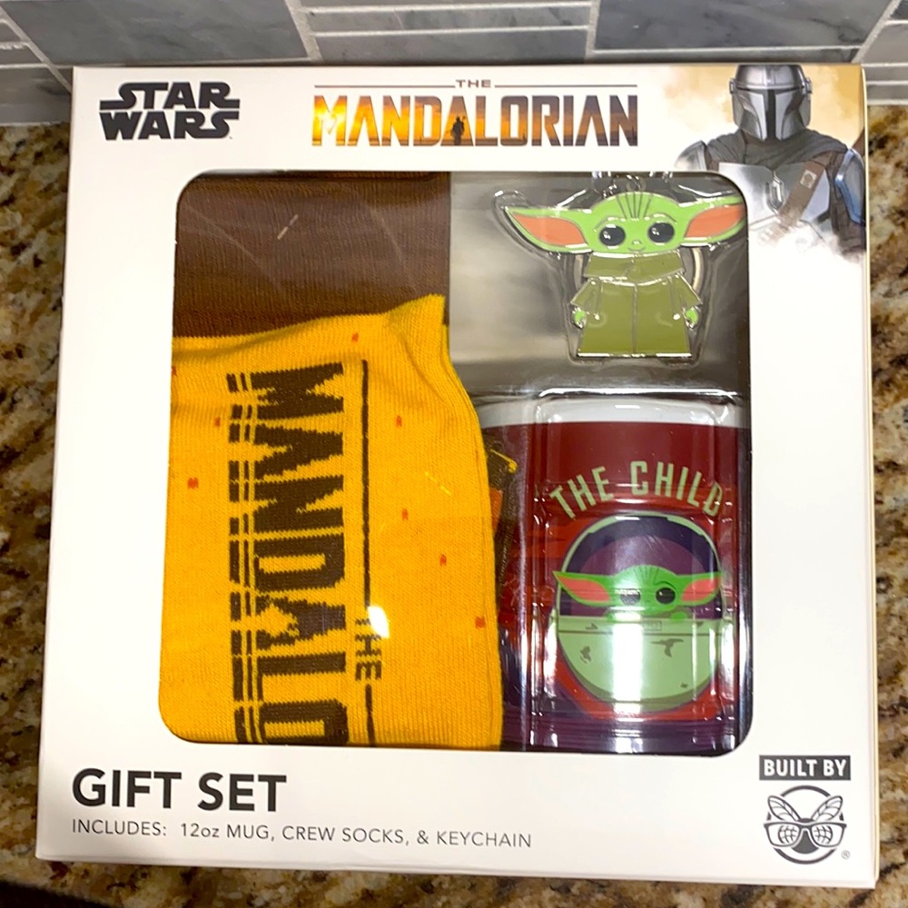 Star Wars the mandalorian gift set